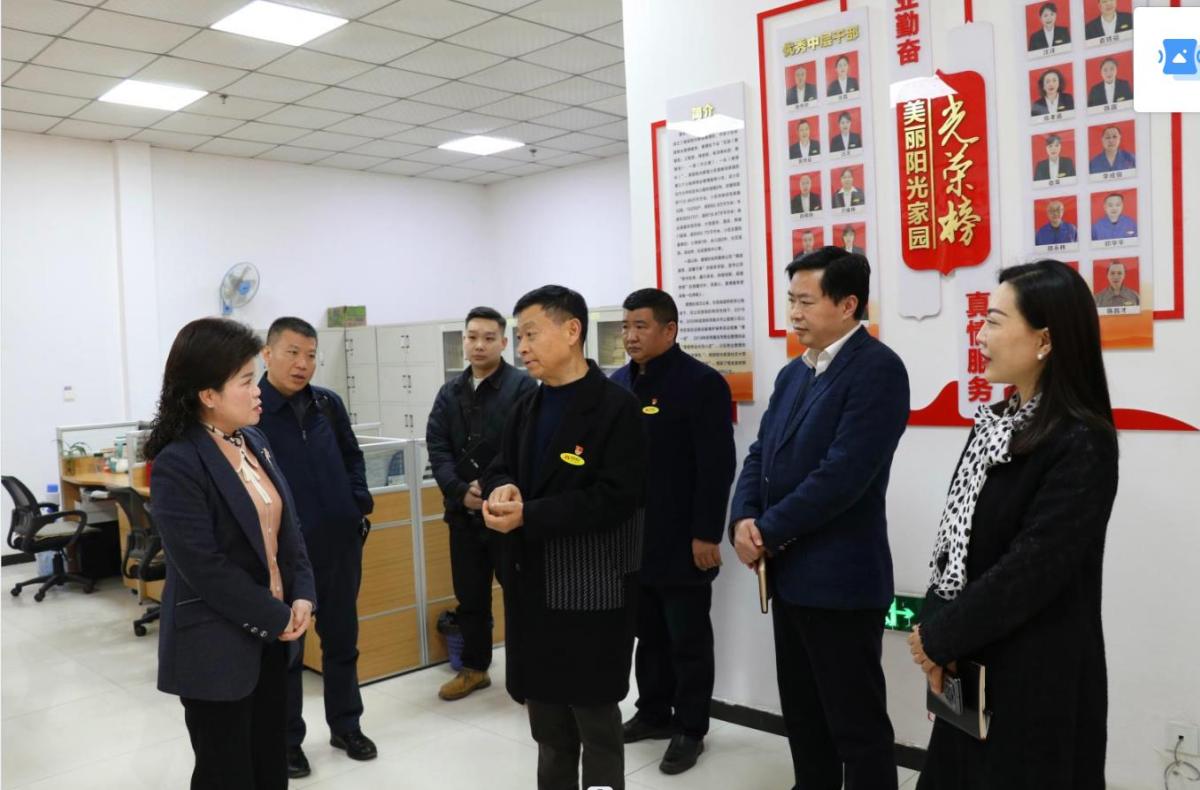 重慶市沙坪壩區(qū)人大常委會(huì)副主任走進(jìn)洪泉傾聽企業(yè)心聲